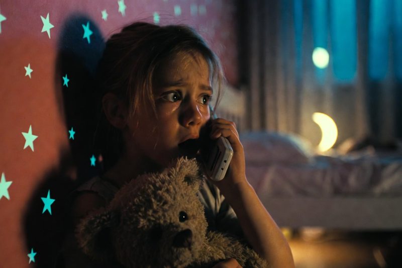 The Little Girl Kept Saying “Someone’s Under My Bed”—Until Police Ripped Up the Floor